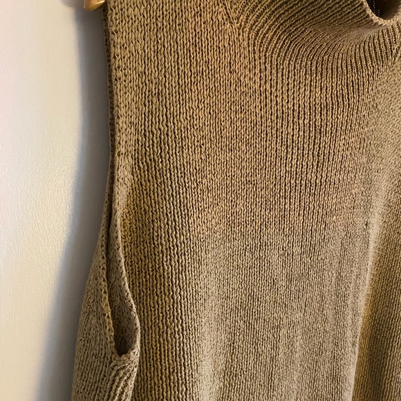 Crossing Point Knit Vest - Size XL - Picture 3 of 4